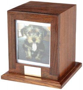 Urne en bois pour l'incinération d'un chien